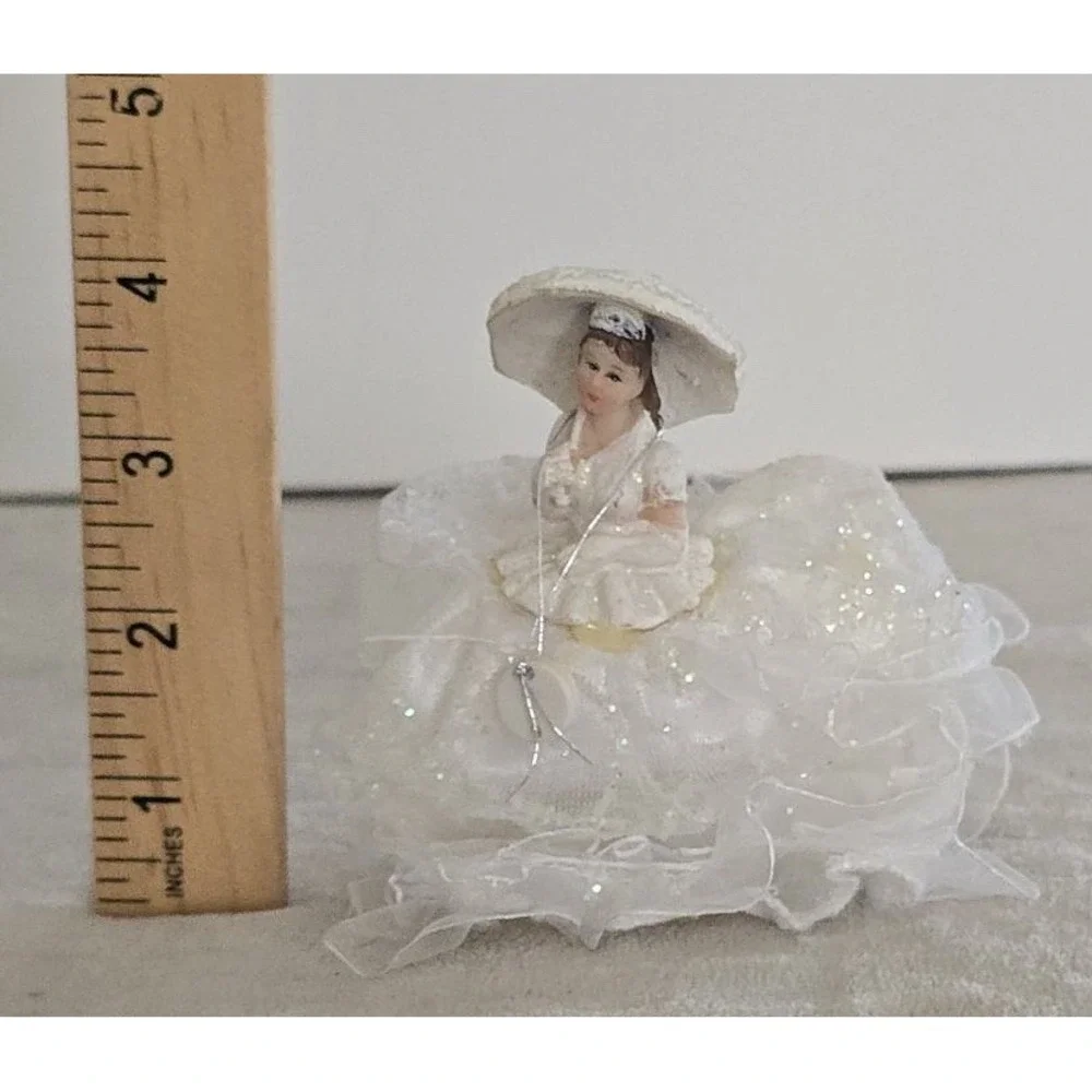 Vintage Quinceanera Cake Topper Figure White Dress Resin 4